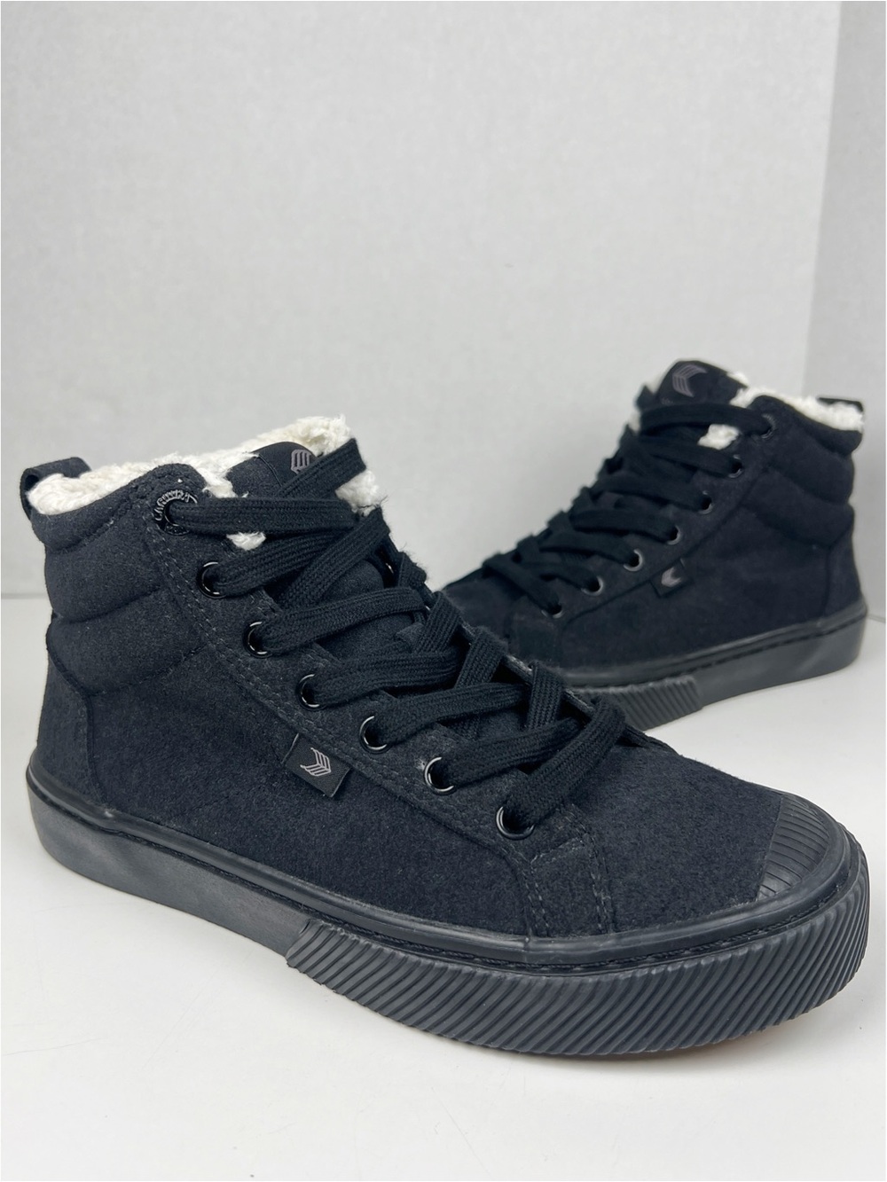 CARIUMA Women’s Size 6 Black OCA High Top Faux Suede Vegan Thermal Sneaker WP